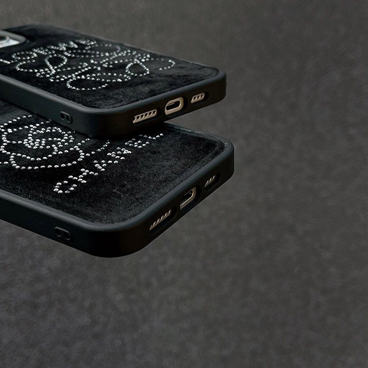 chanel iphone15 pro携帯ケースくて滑らかな