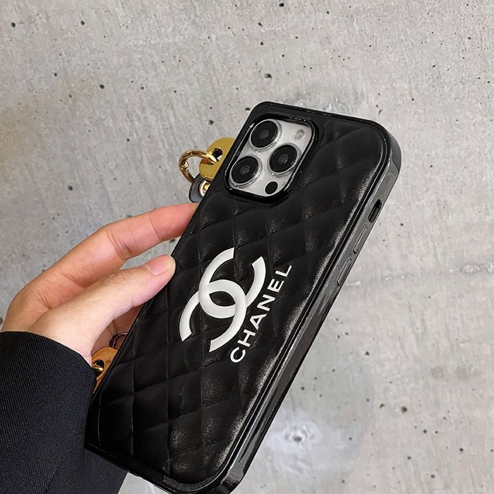 chanel iPhone15 スマホケース 白黒