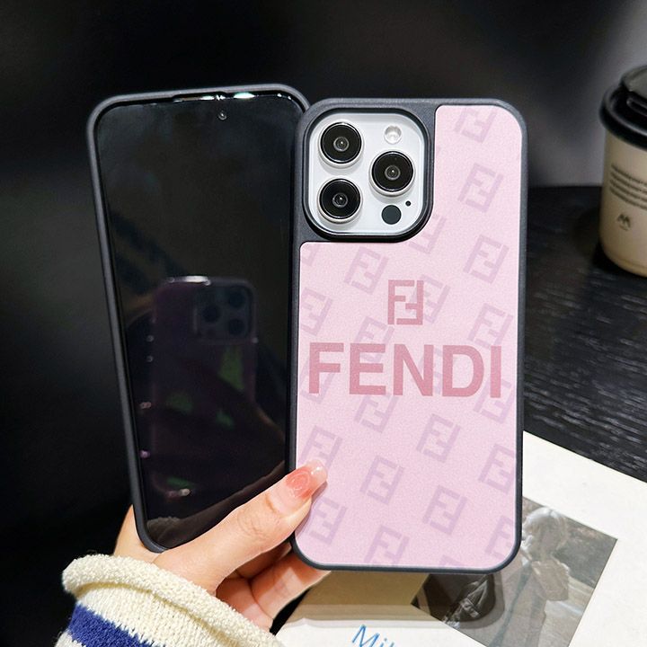 アイフォン 15 フェンディ fendi スマホケース