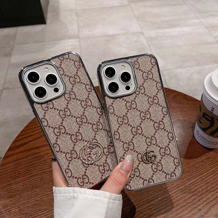 Gucci iPhone15ケース 薄型